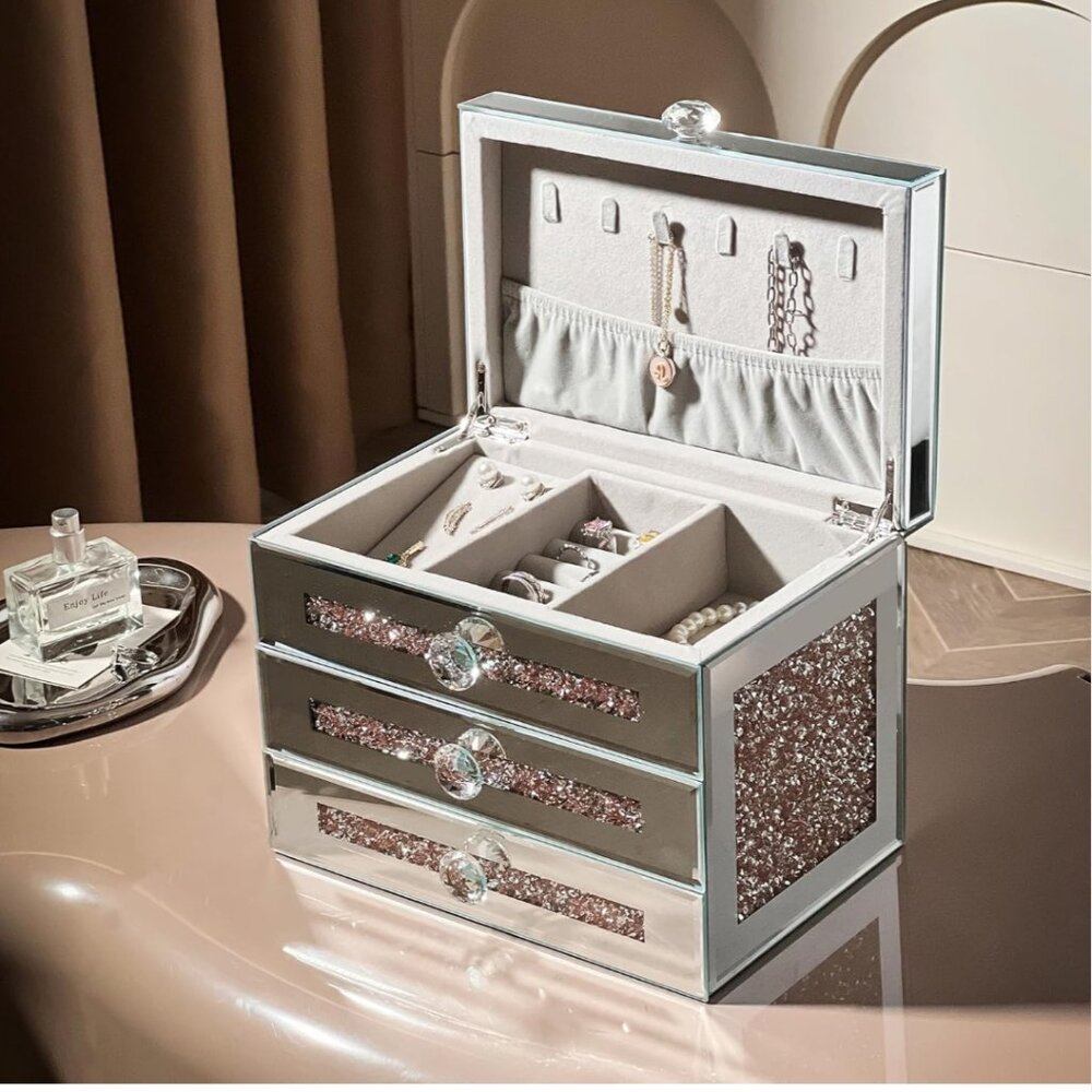 NEW IN BOX NWT beautiful pink faux crystal jewelry box